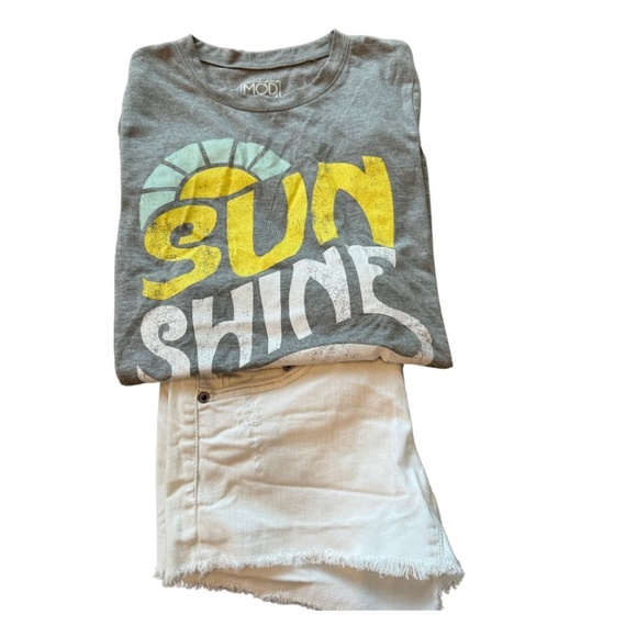 Short Sleeve Tee & Shorts Outfit - Picture 2 of 4